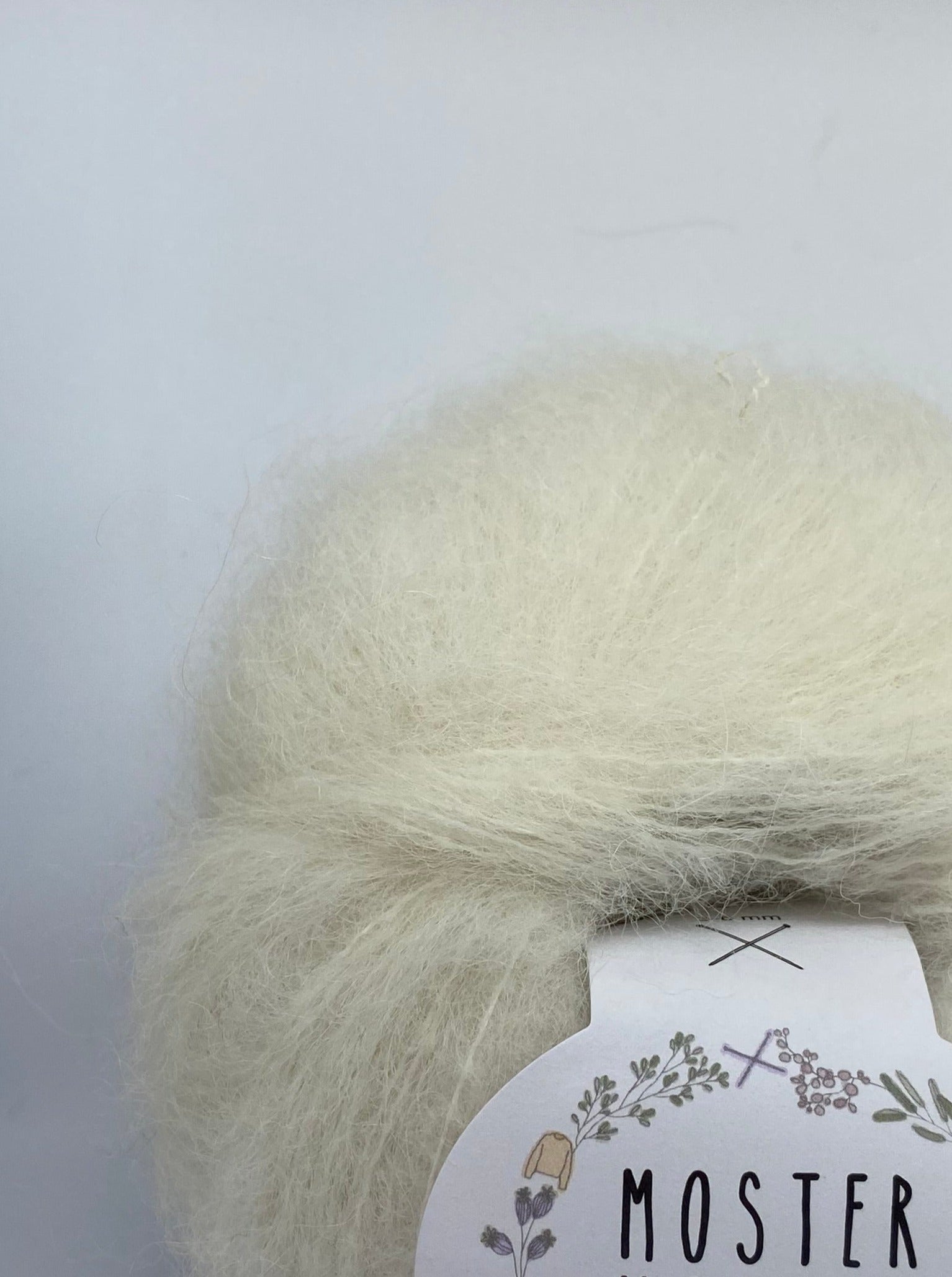 SNOW WHITE (SUPERFINE ALPACA)